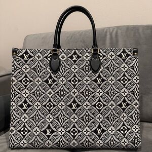 SOLD AUTHENTIC Louis Vuitton 1854 On The Go MM